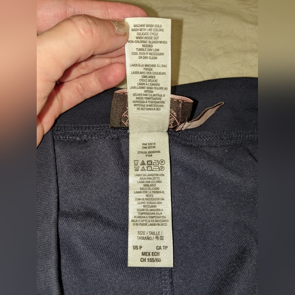 EUC - Size Petite - Juicy Couture - Navy Blue Velour Capris Pants - Picture 4 of 7